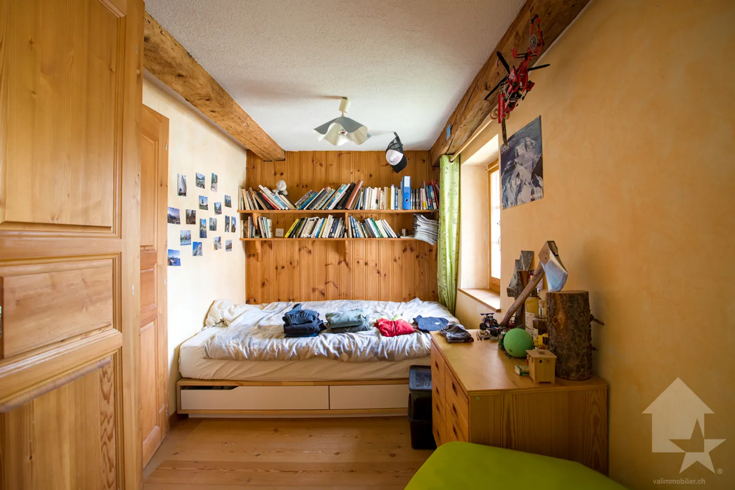 Chalet with 5.5 rooms with character, 180 m2, sunny location - Photo 9 of 13