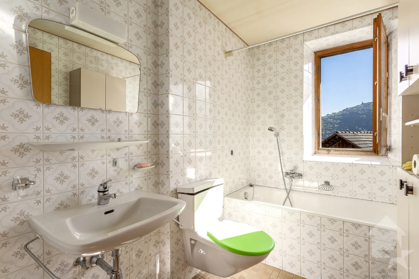 Maison villageoise à rénover, 10 pièces + locaux commerciaux, 400 m2 - Photo 4 of 13