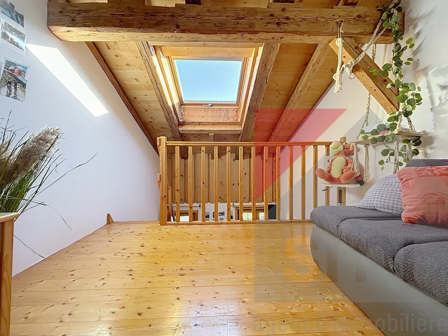 Charmant appartement de 8,5 pièces dans une ferme rénovée à Vuadens - Photo 7 sur 13