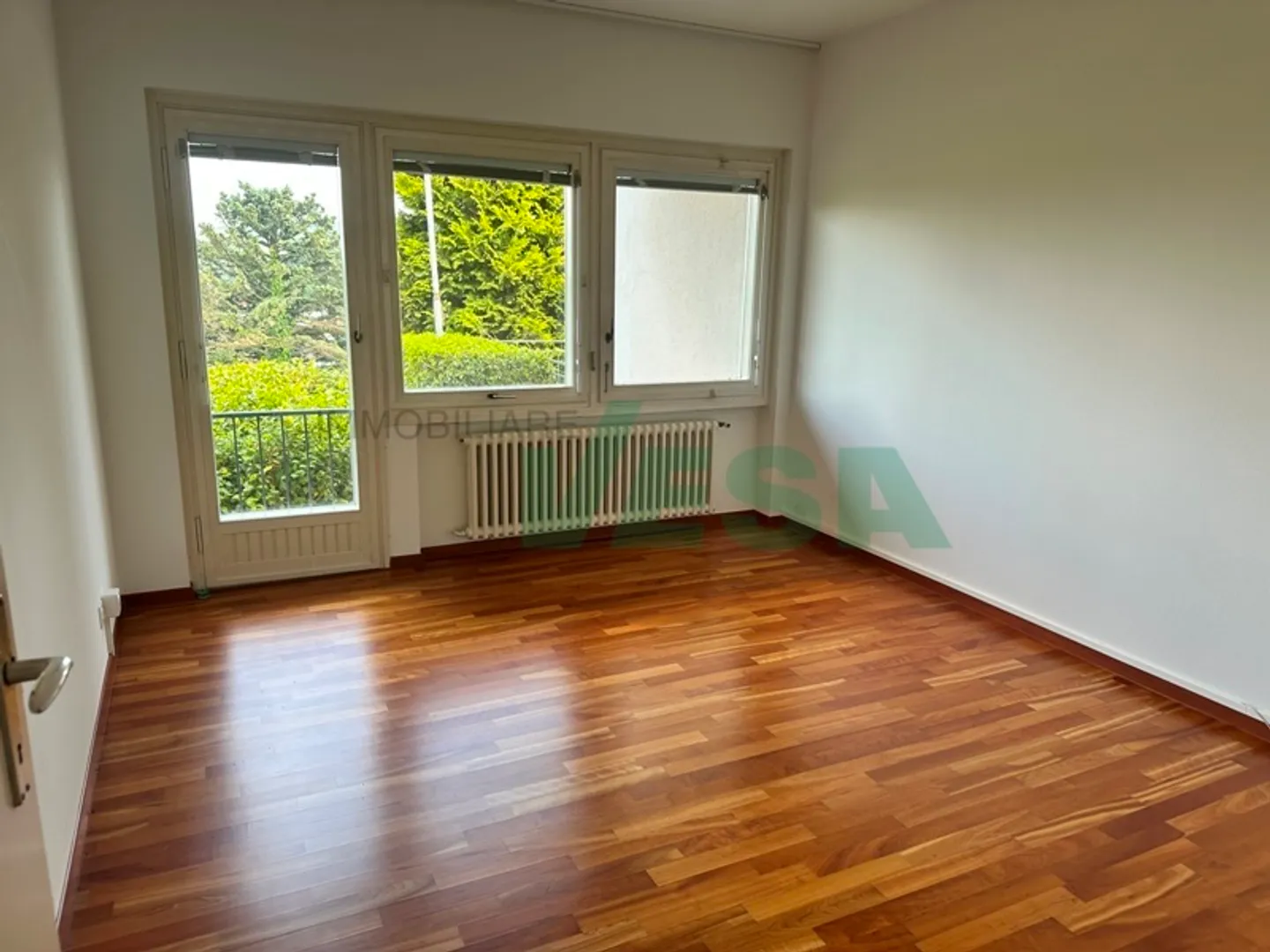 Enchanting villa with harmonious and modern lines, immersed in the vineyards - Photo 6 of 13