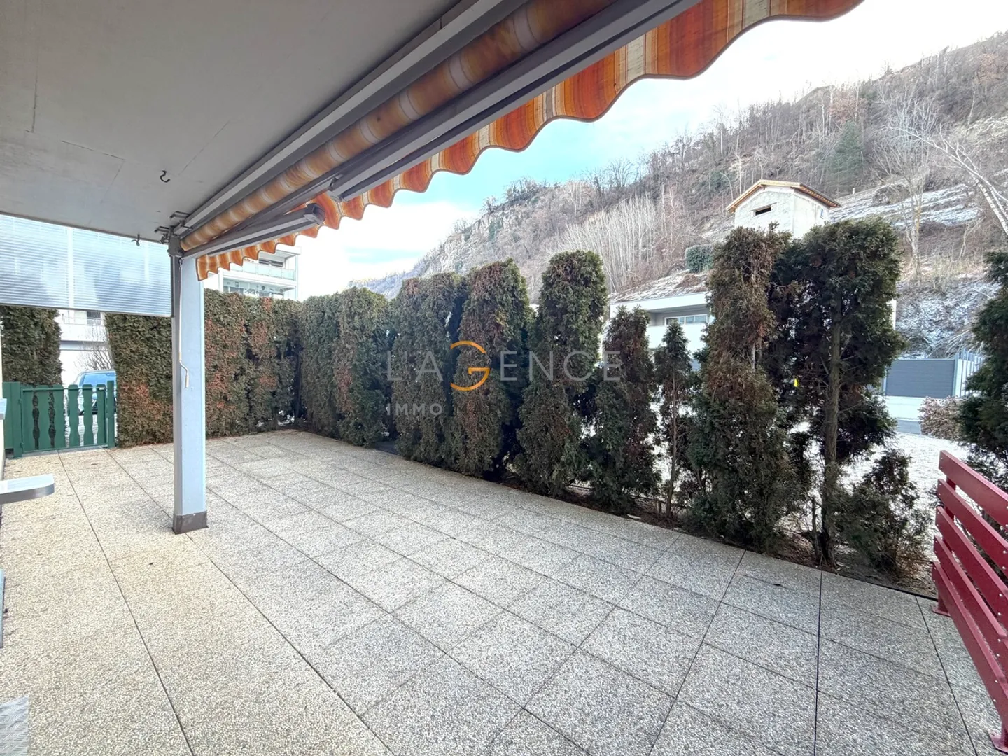 APPARTEMENT DE 3,5 PCES AVEC TERRASSE DE 40 M2 - Photo 7 sur 8