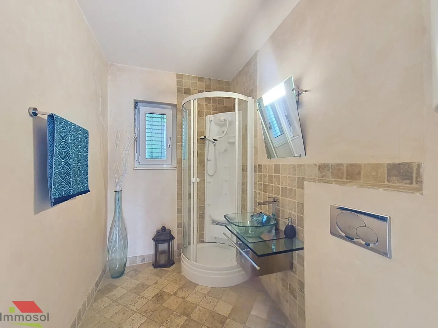 Le Mont - Individual House on a Magnificent Plot of 1000 m² - Photo 8 of 13