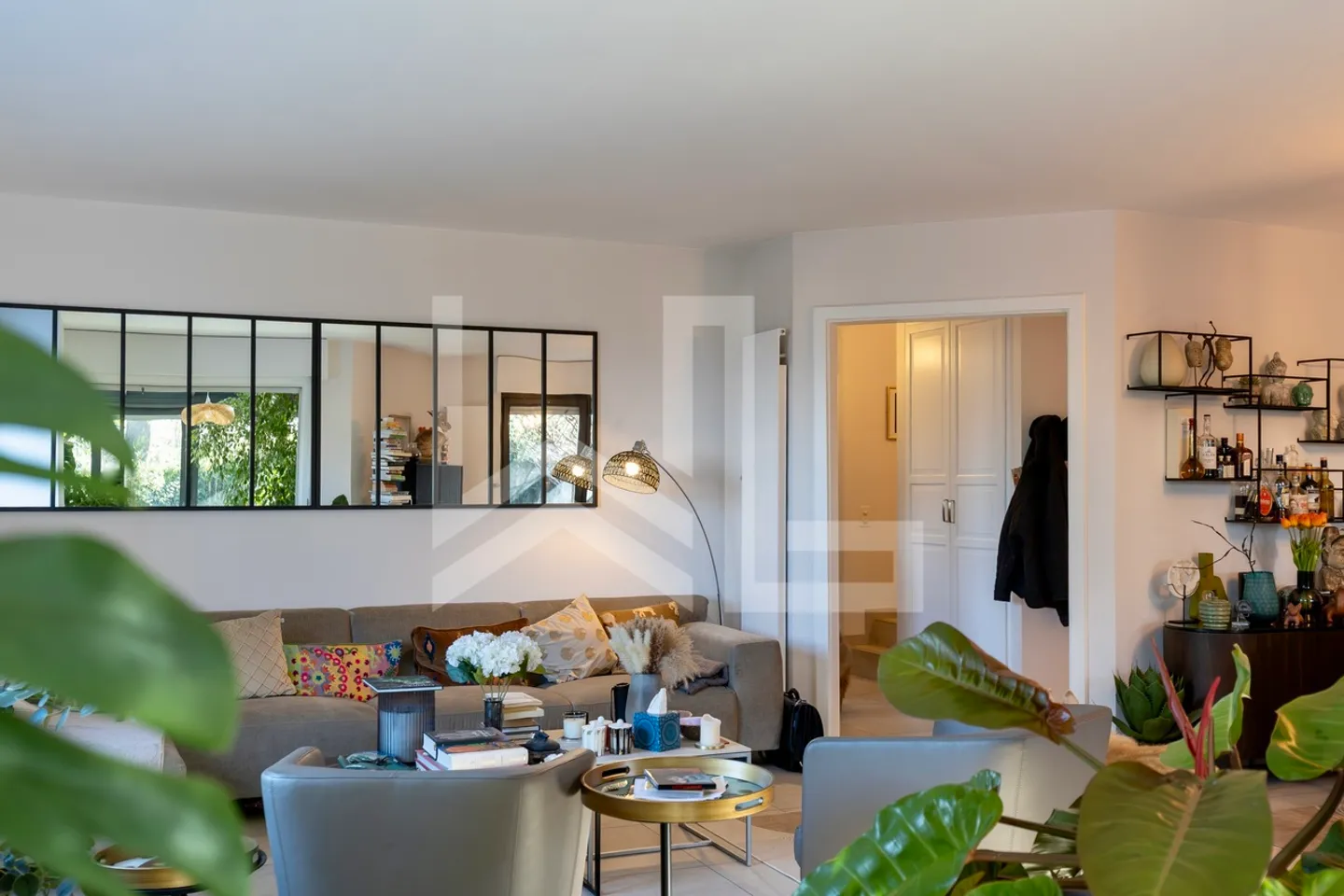 Family Villa in Corsier: Brightness, Space, and Well-being - Photo 1 of 13