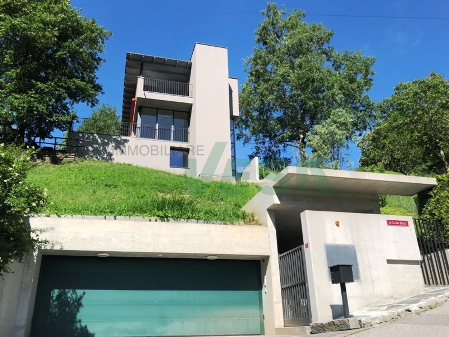 Komfortable und geräumige moderne Villa in idyllischer Lage - Foto 1 von 11