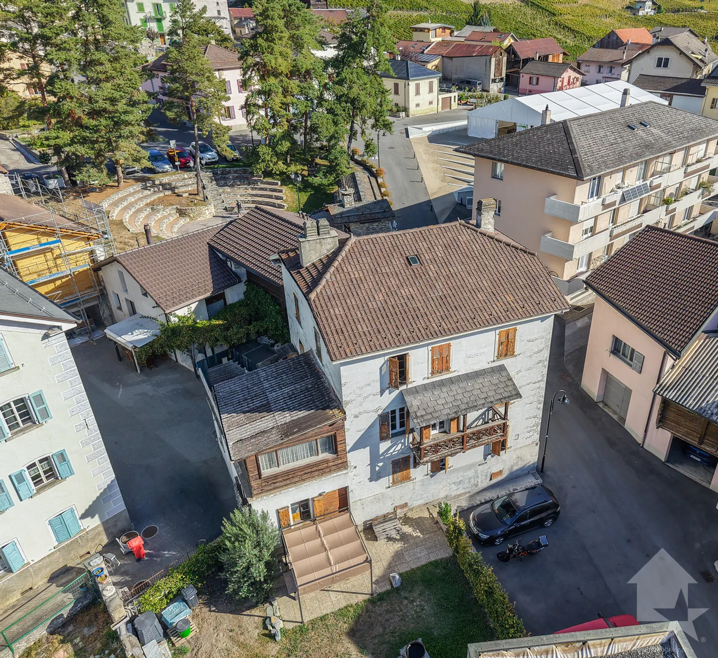 Residenza di carattere con 3 appartamenti in posizione ideale - Foto 2 di 13