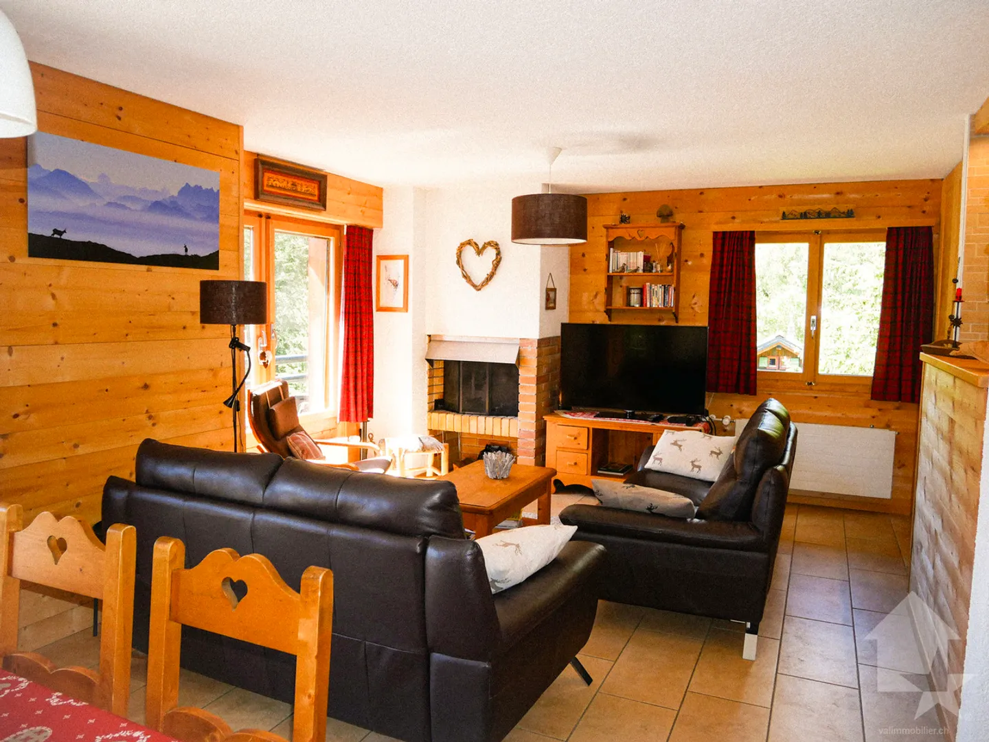 Wunderschöne Wohnung im Zentrum von Champex-Lac mit großem Balkon! - Foto 1 von 13