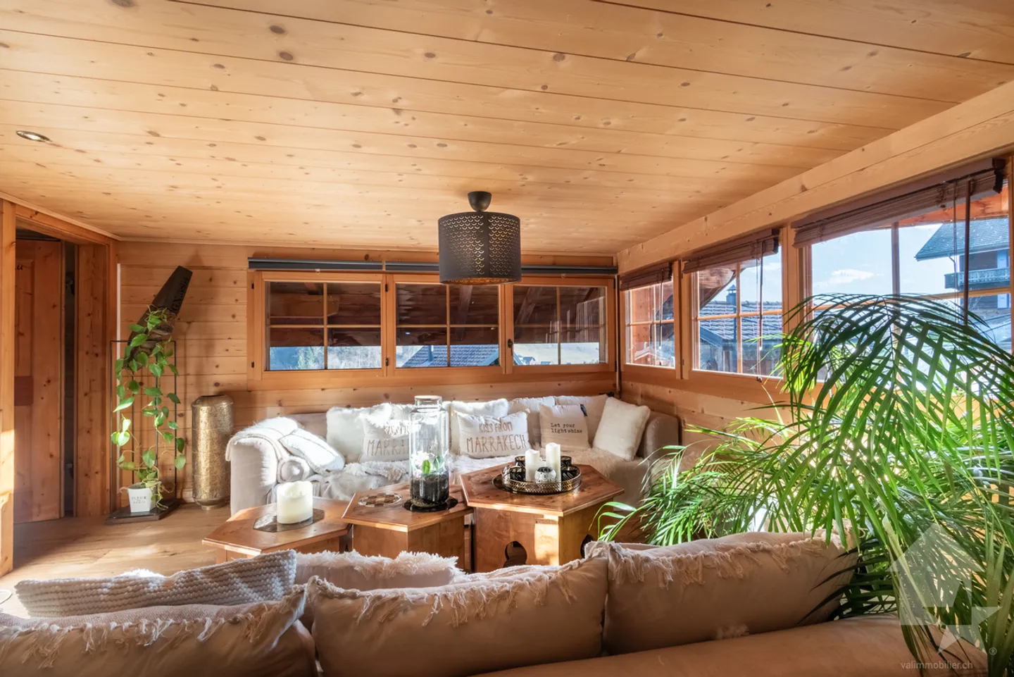 Val-d'Illiez, magnificent chalet with 3 apartments - Photo 3 of 13