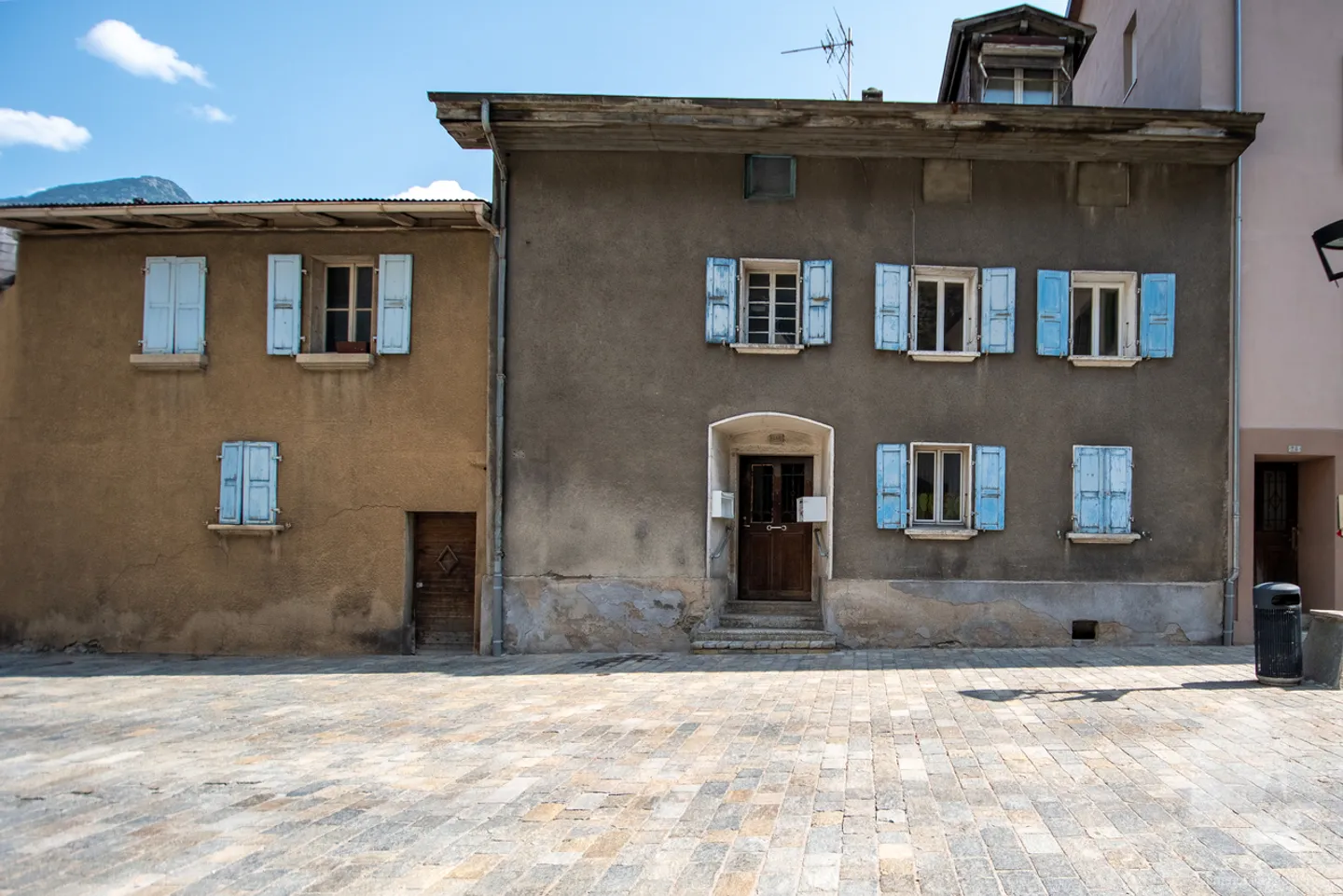 Immeuble à rénover de 3 appartements au coeur de Martigny - Foto 1 von 13