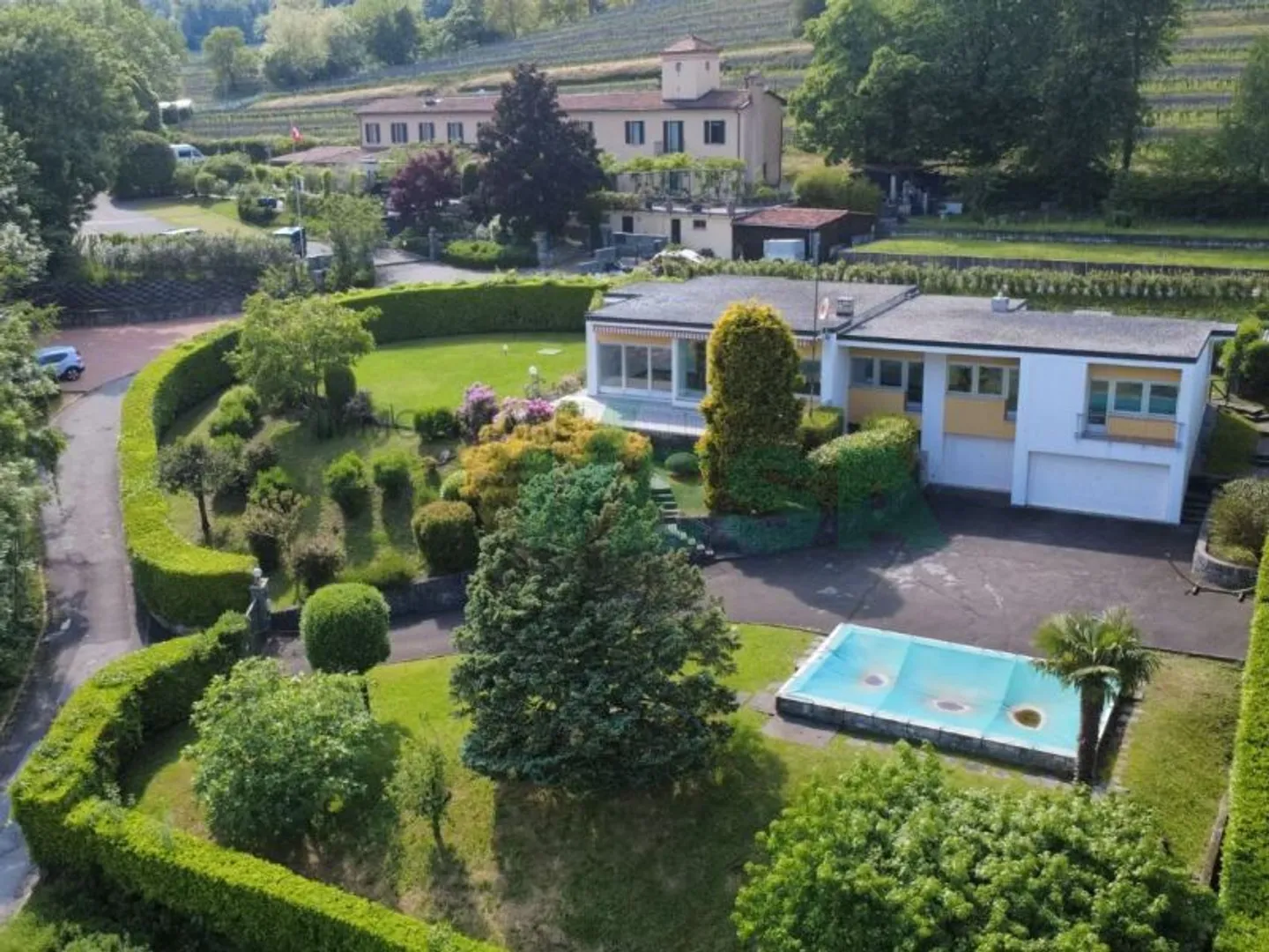 Incantevole villa dalle linee armoniose e moderne, immersa nei vigneti - Foto 7 von 13