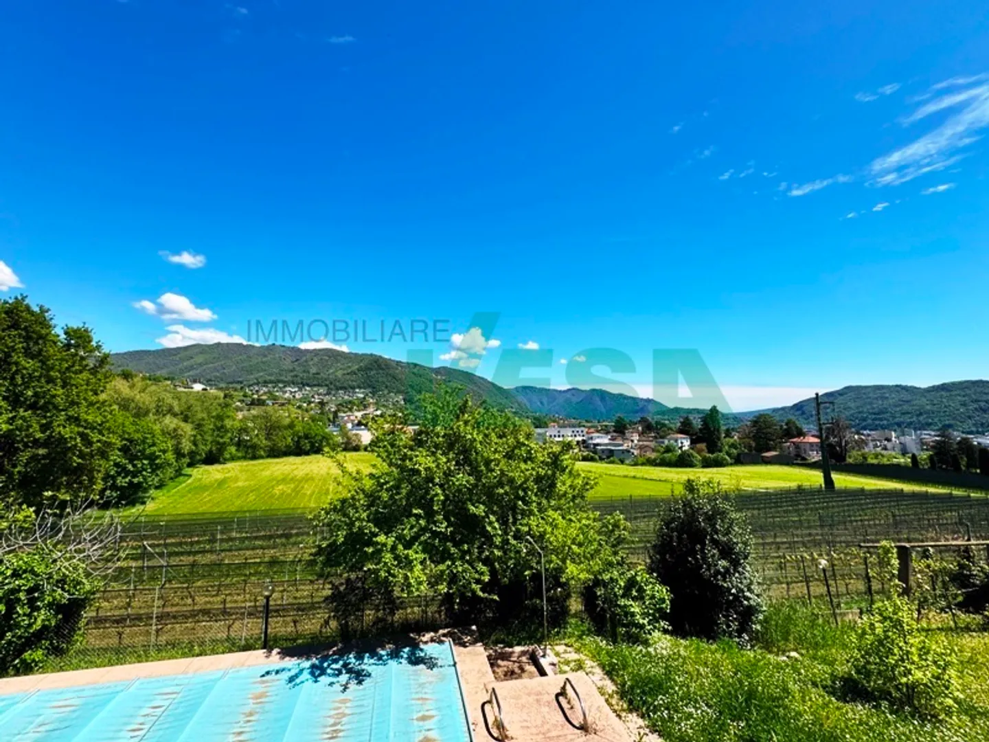 Spaziosa villa con piscina e splendida vista panoramica sui vigneti - Foto 3 von 11