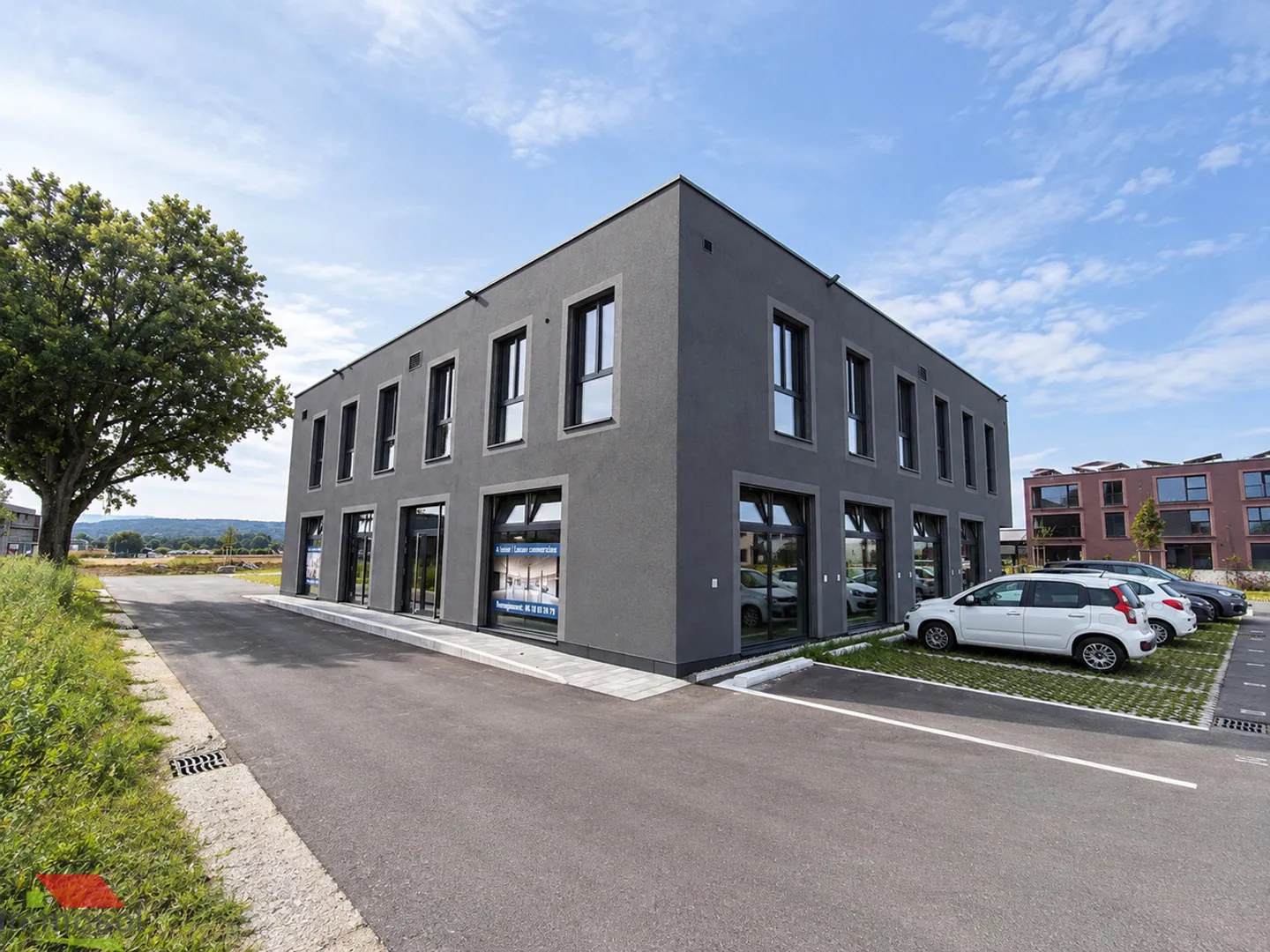 St-Aubin - Commercial/Administrative Spaces - Photo 2 of 7
