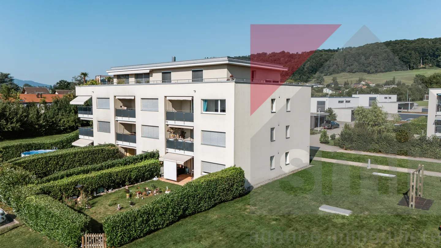 Bell'appartamento di 3,5 locali idealmente situato nel cuore di Riaz - Foto 1 di 12