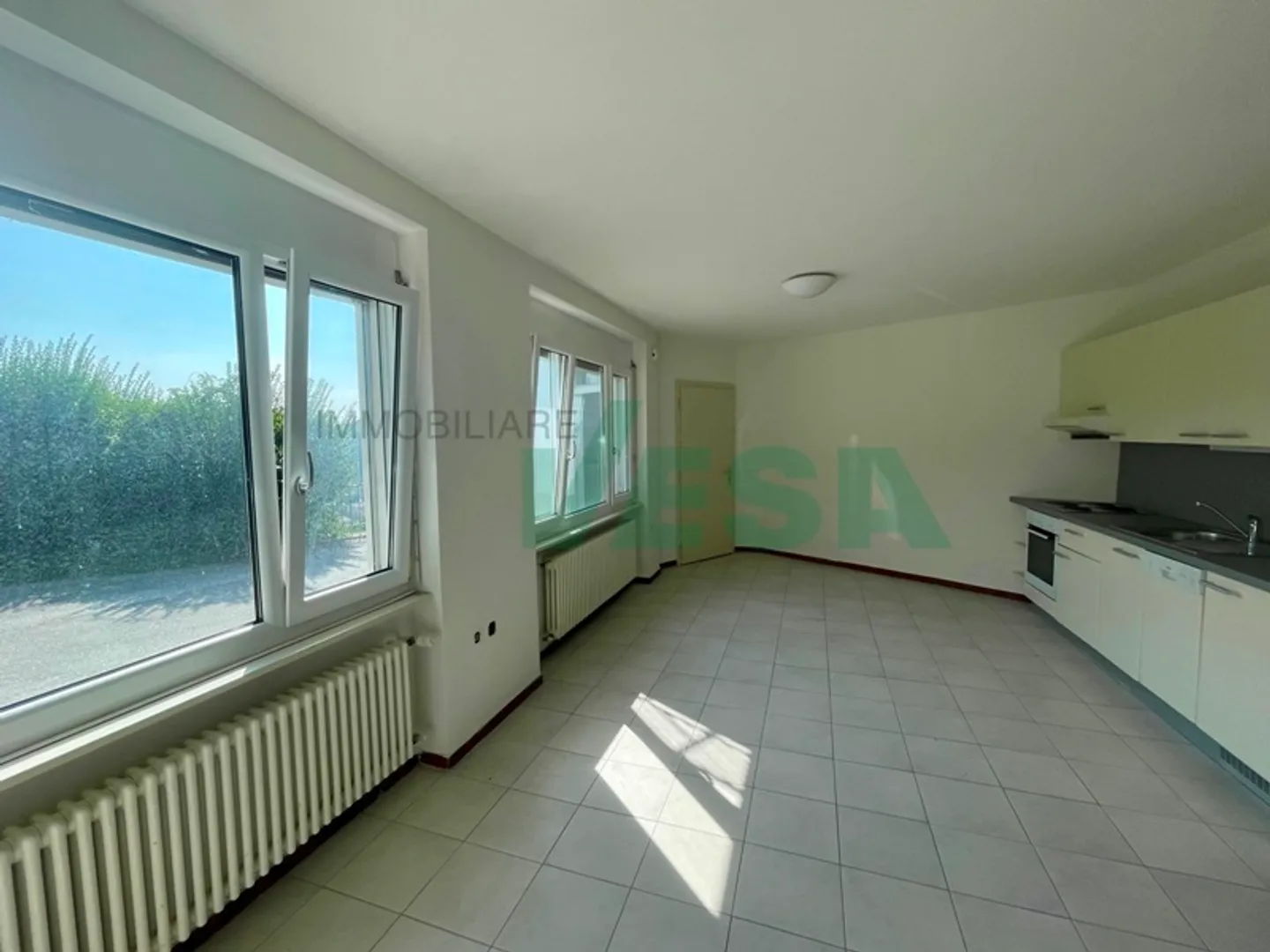 Spaziosa casa con 3 appartamenti (unibili) e con una magnifica vista - Foto 6 von 13