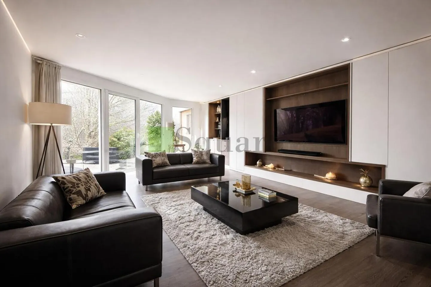 Elegante Villa am Waldrand - Foto 2 von 7