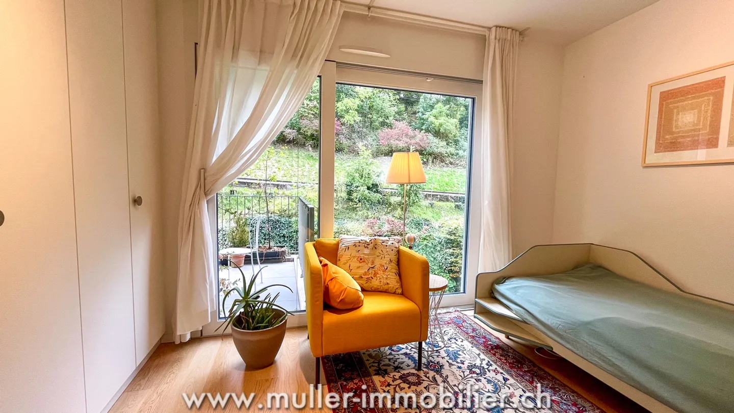 Bel appartement moderne dans un écrin de verdure - Photo 7 sur 12