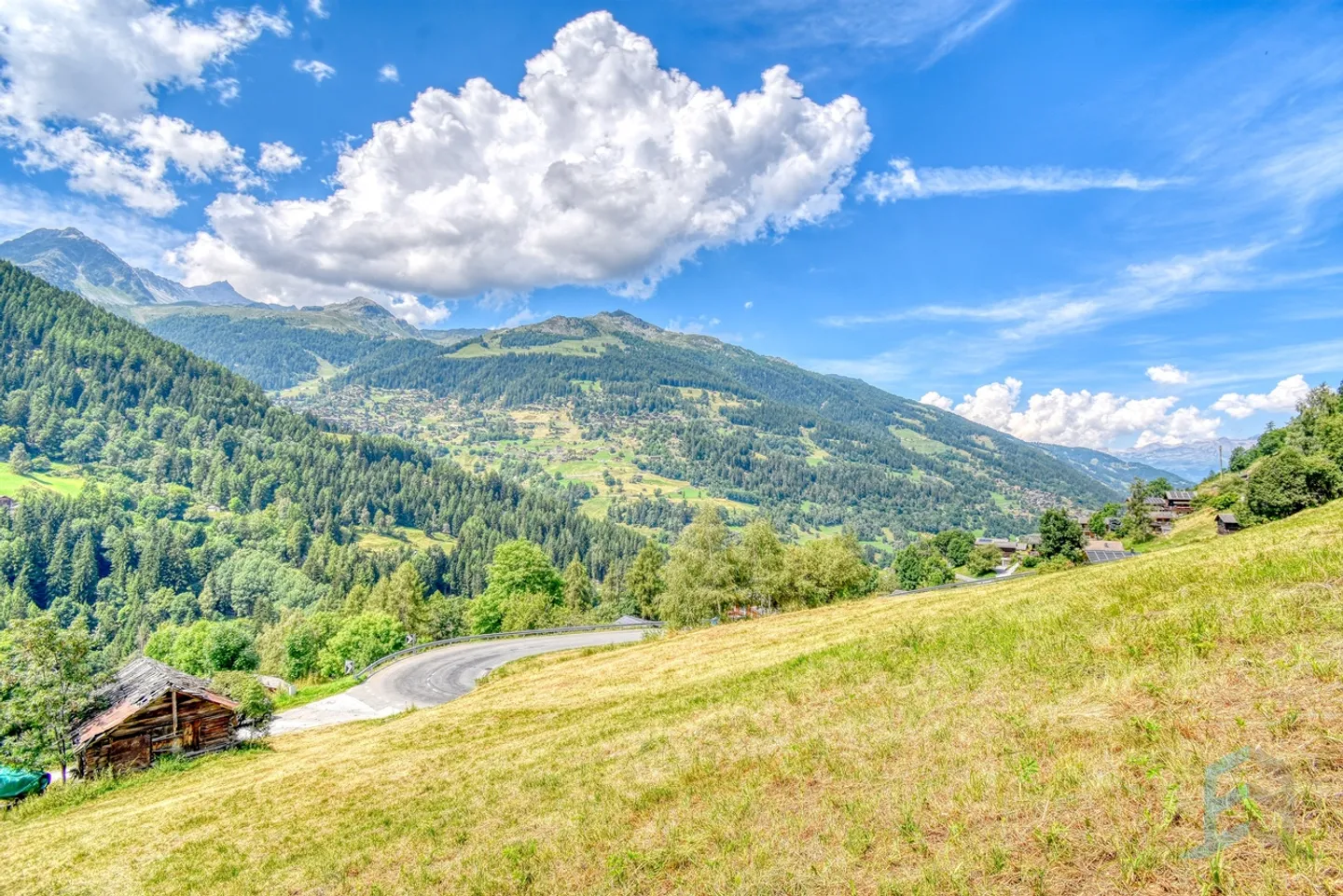 EXCLUSIVITY Beautiful plot of 5,950 m² for main residence - Photo 8 of 8