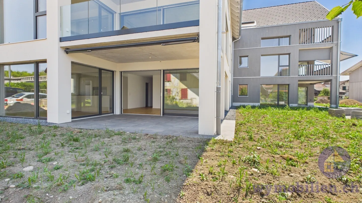Ready-to-move-in 4.5-room garden apartment with 183 m² private garden - Photo 12 of 13