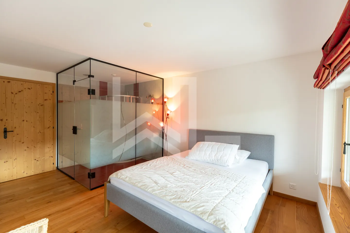 Magnificent equestrian property consisting of 3 dwellings - Photo 11 of 13