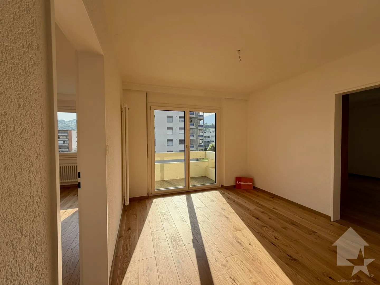 Bell'appartamento di 4,5 stanze, situato vicino ai servizi - Foto 10 di 13
