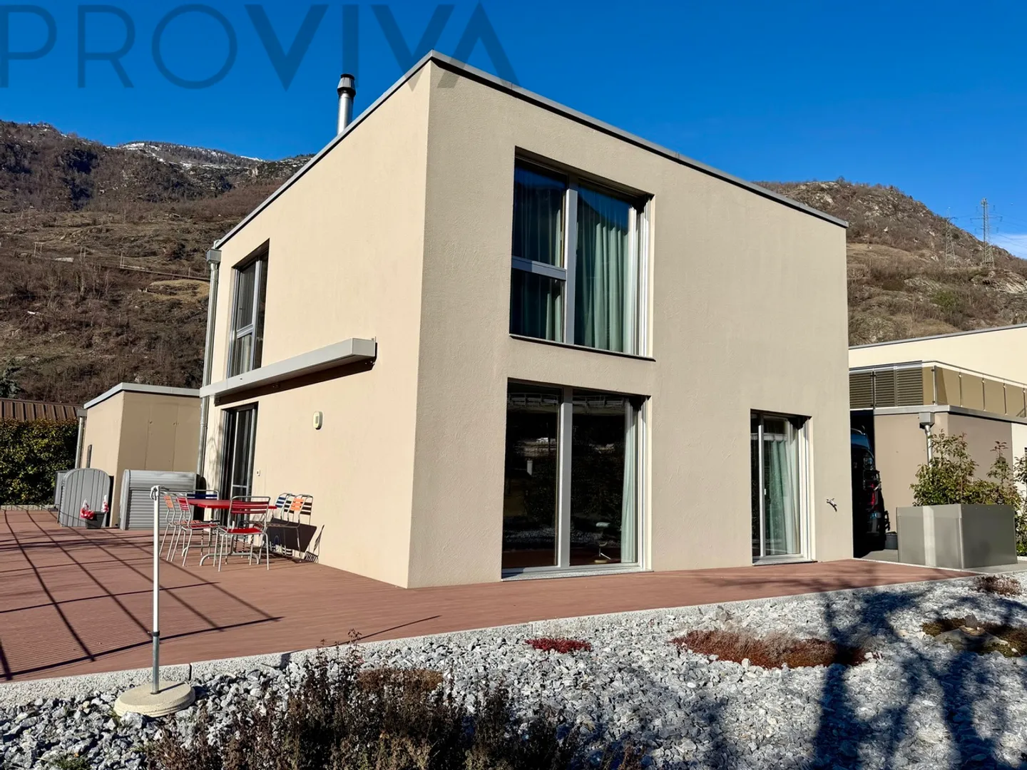 Exklusive Design-Villa mit Garage - Foto 1 von 11