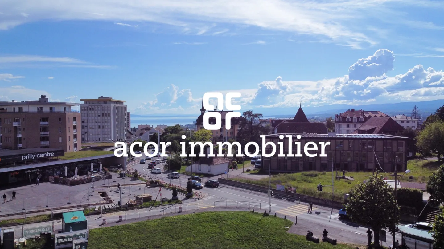 Hypercenter! Bright with a lakeside horizon close to transport - Photo 1 of 4