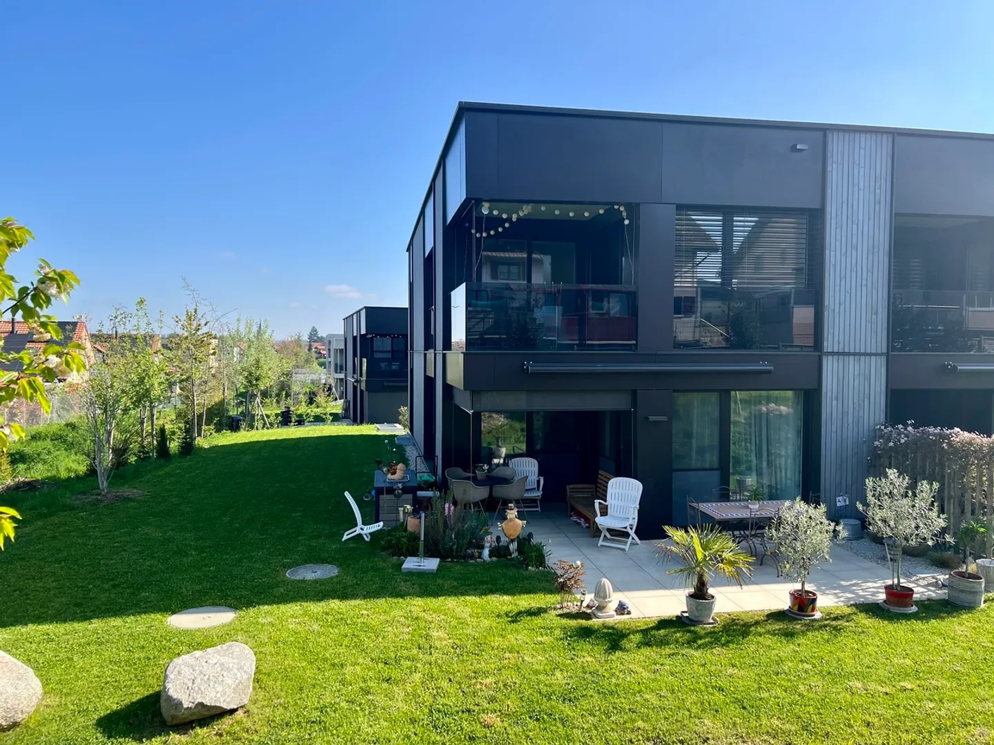 MAGNIFICENT 3.5 ROOMS WITH A SURFACE AREA OF 88 M2 AND A GARDEN OF 149 M2 - Photo 1 of 13