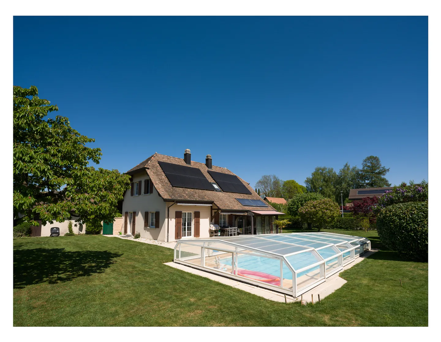 FOR SALE MAGNIFICENT VAUD VILLA WITH SWIMMING POOL - Photo 3 of 13