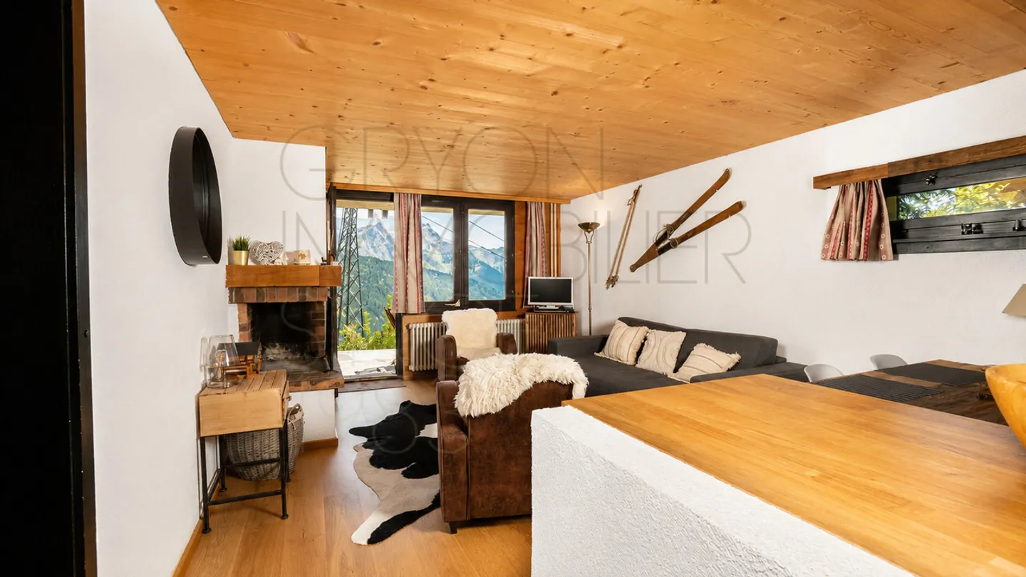 Charming Chalet with Mountain View - Photo 3 of 9