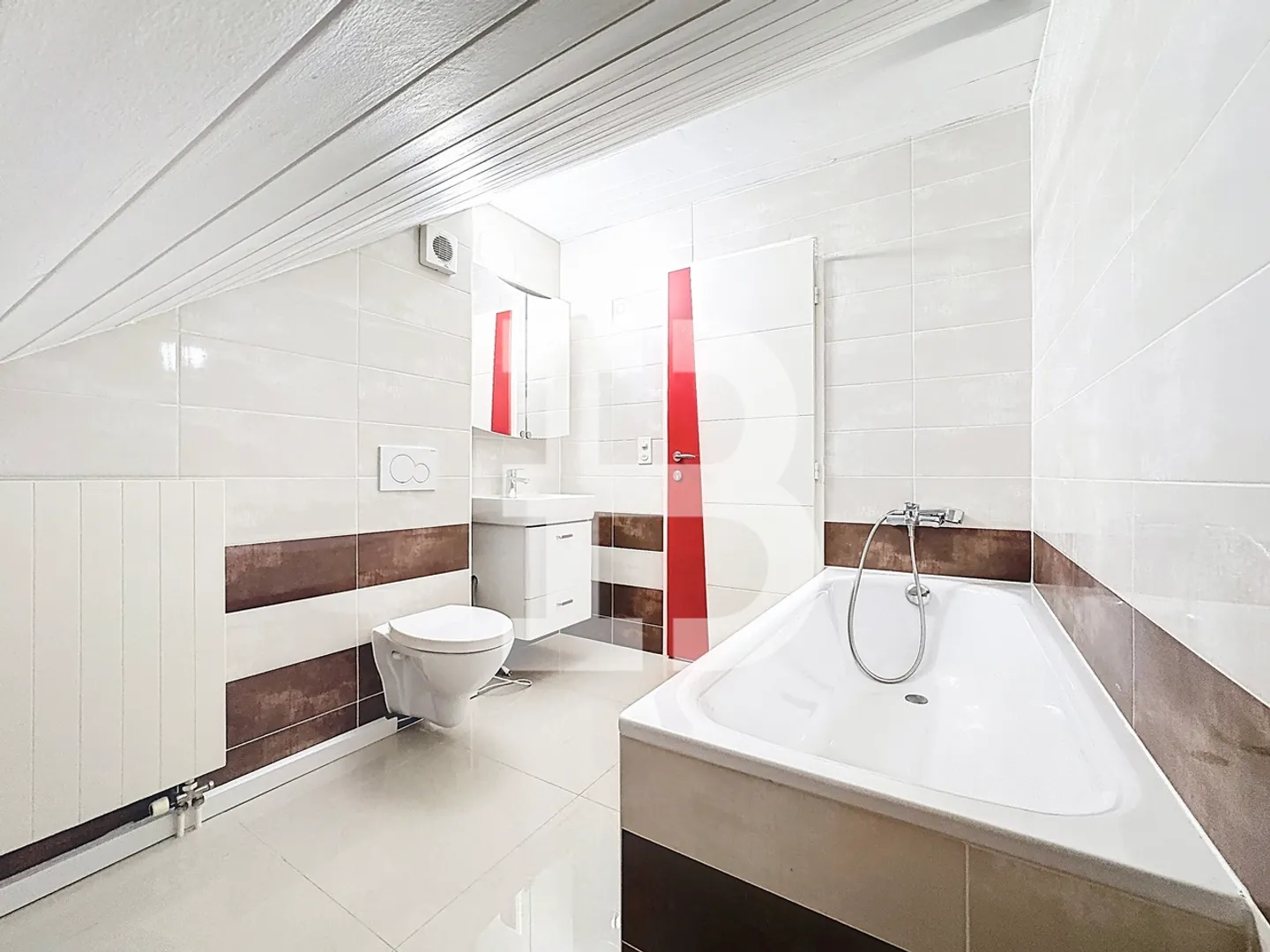 Beautiful family penthouse on the gable and eligible for Casatax - Photo 8 of 13