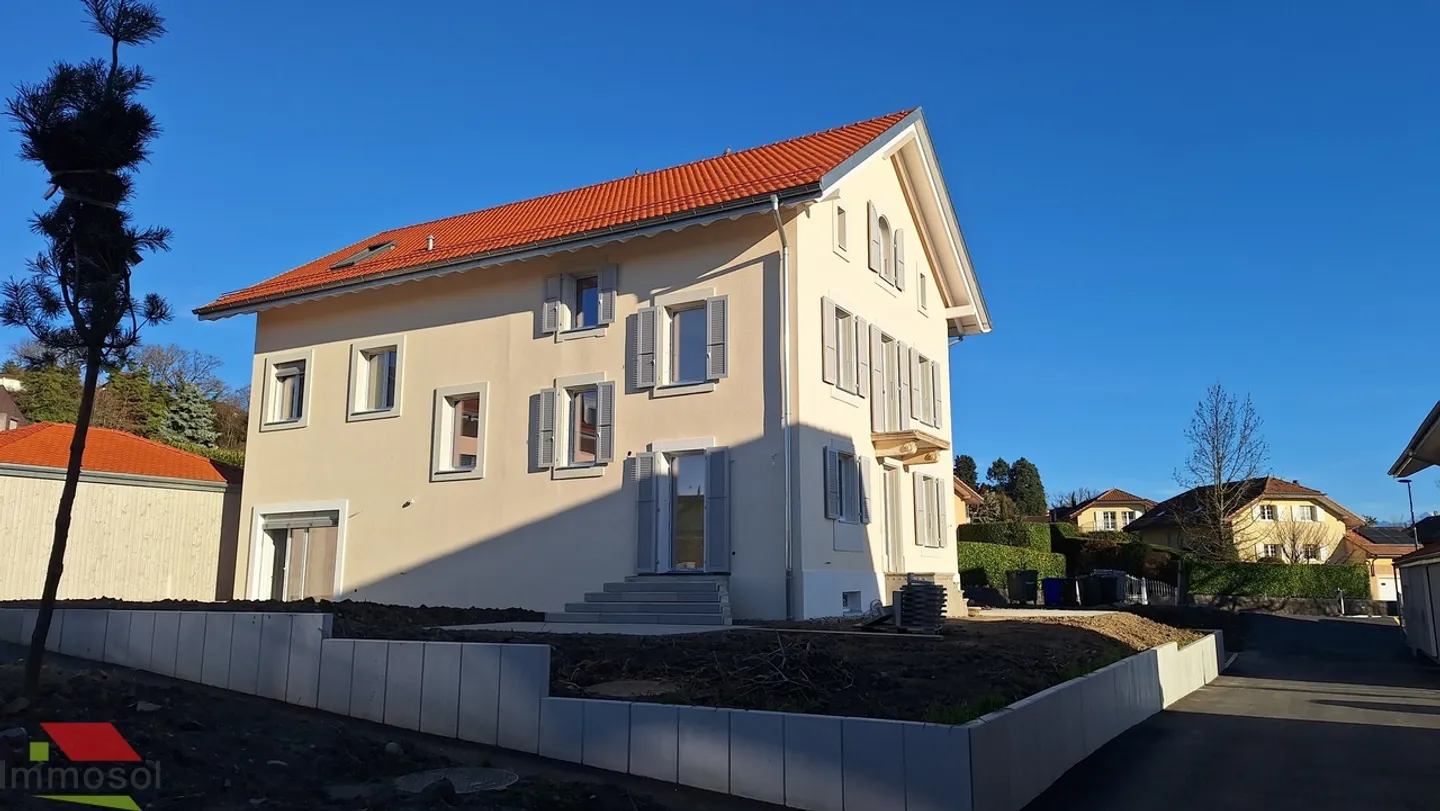 Casa Doppia Nuova a Crissier - 4.5 Stanze - Giardino - Garage - Foto 1 di 11