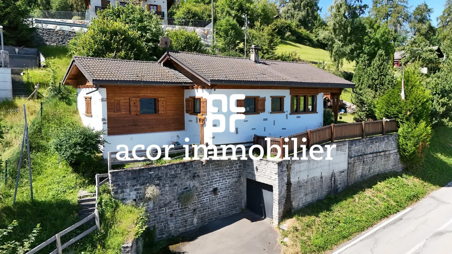 Magnifico chalet completamente ristrutturato situato ai Mayens-de-Sion - Foto 10 di 11