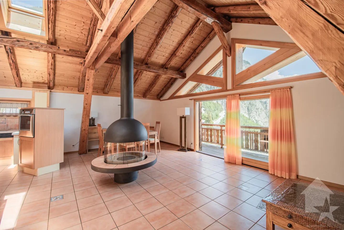 Chalet with Independent Studio - Photo 2 of 13