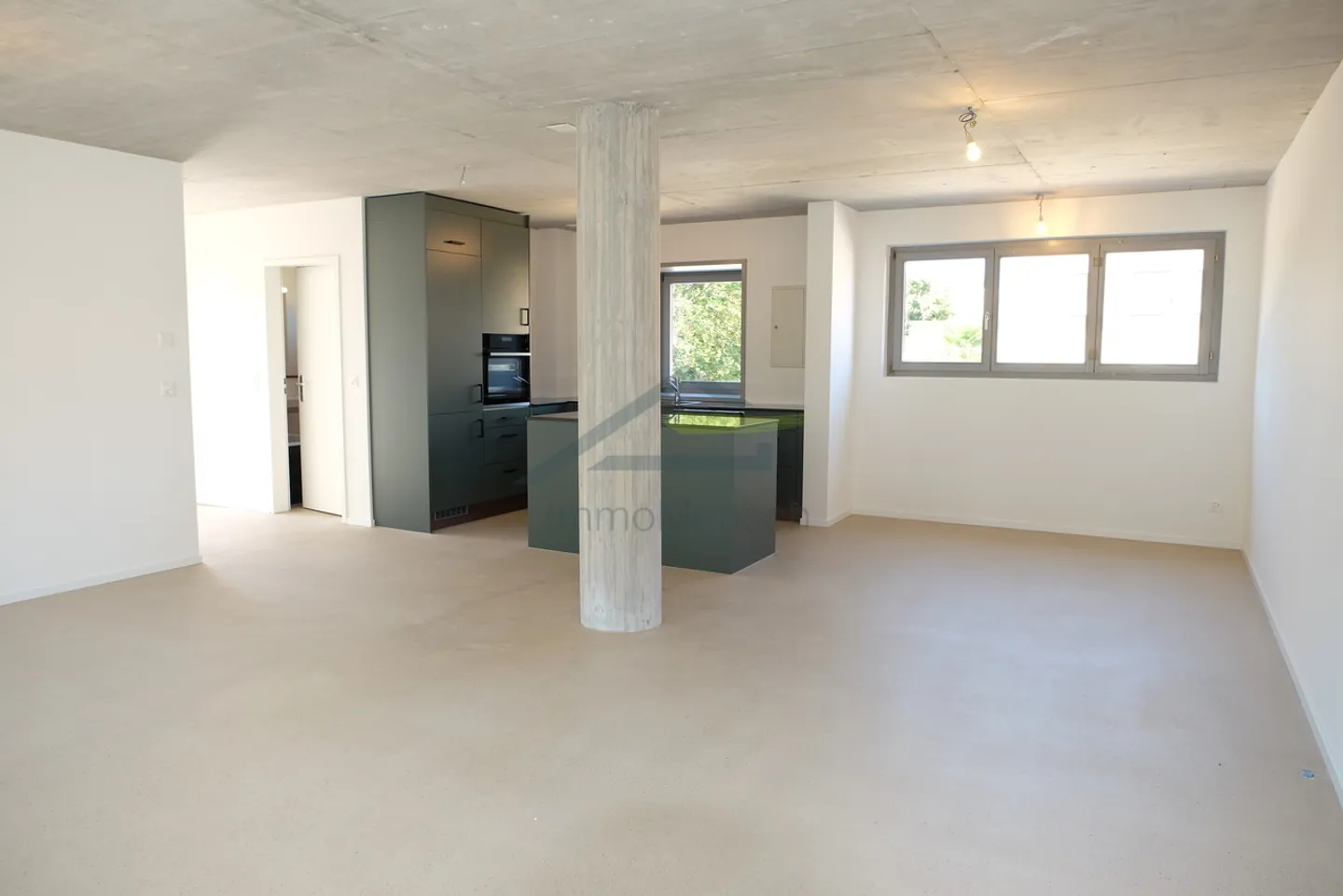 Appartement 2,5 pièces idéalement situé et moderne ! - Photo 1 sur 13