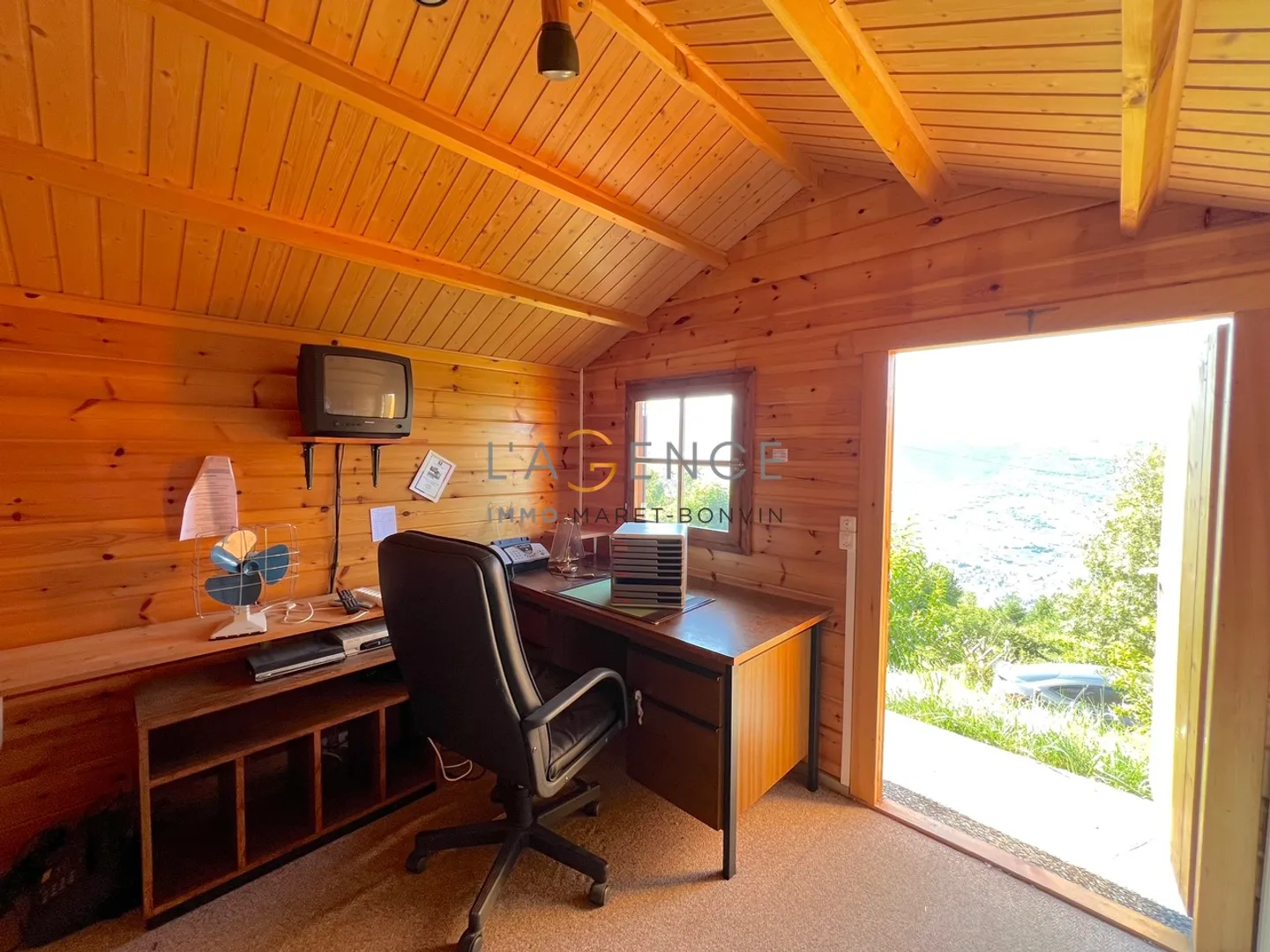 CHALET TRADITIONNEL AVEC VUE IMPRENABLE - Photo 8 sur 12