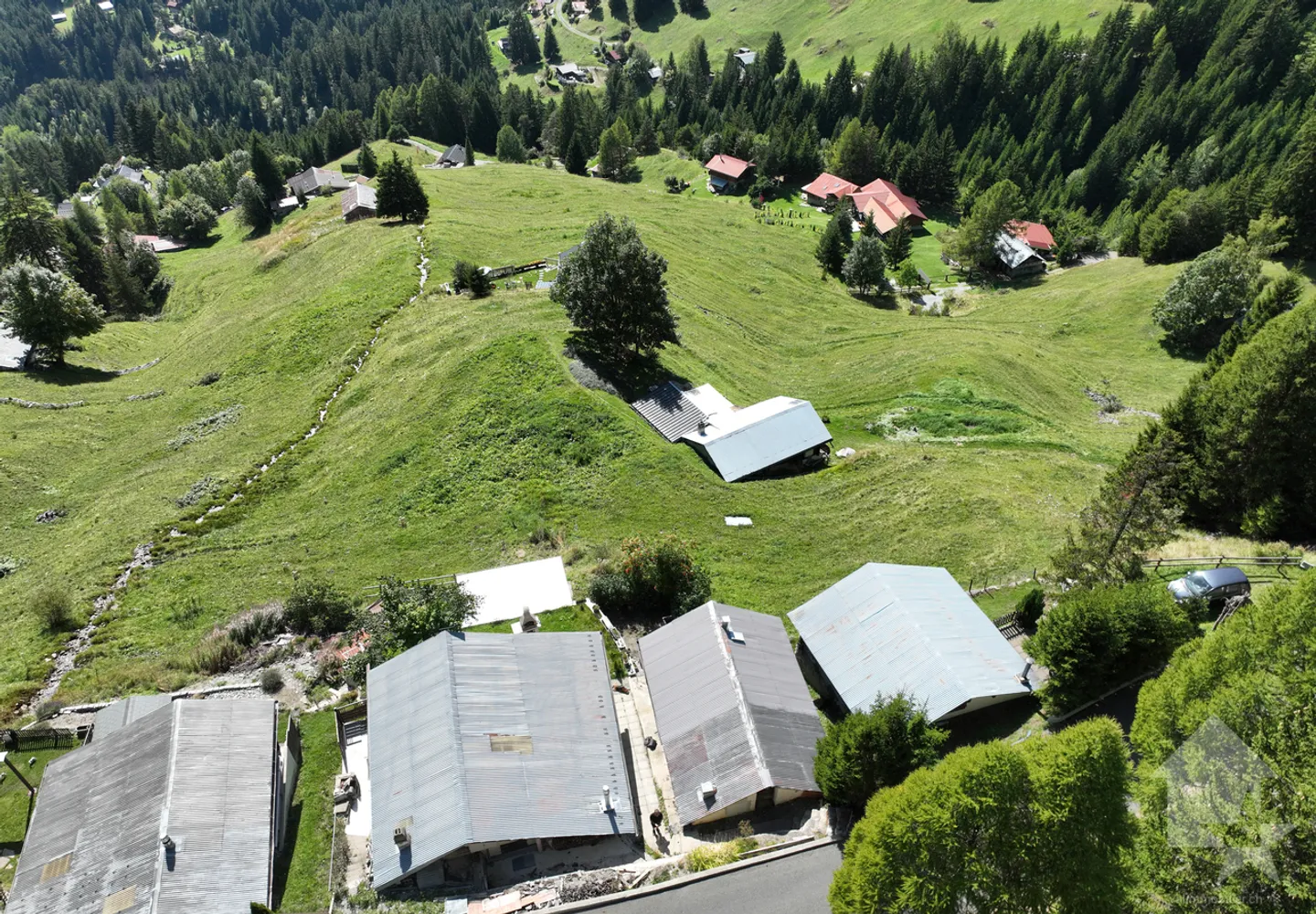Charming Mayen 3.5p, green setting, calm, top view & sunlight - Photo 8 of 13