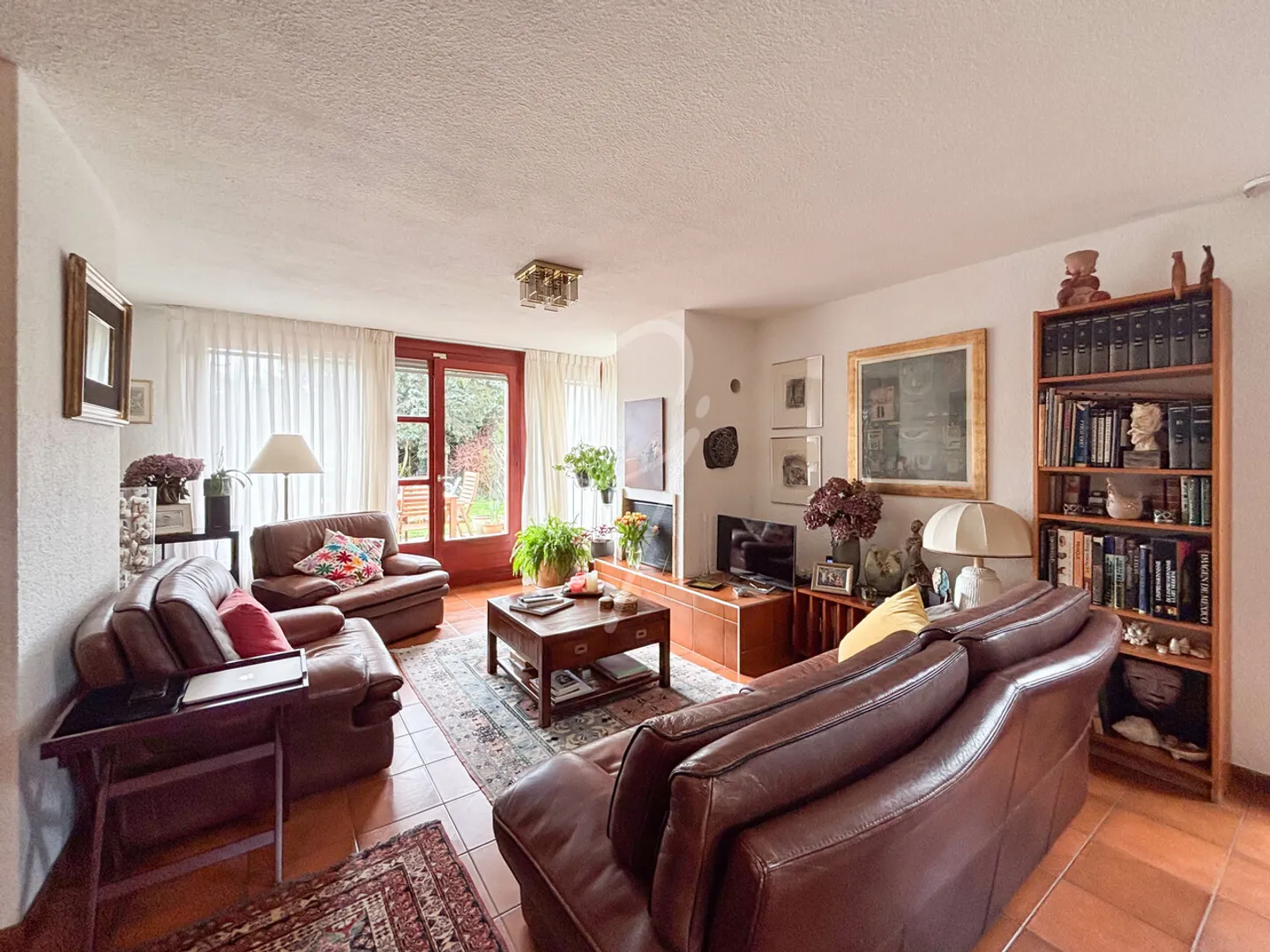 Discover this superb twin house villa with 4 bedrooms - Photo 4 of 13