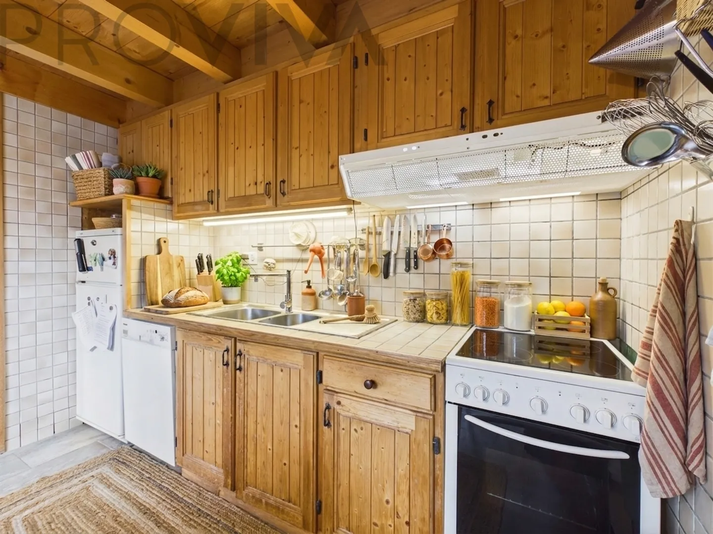 Ski-in/Ski-out Chalet with breathtaking views of the Dents du Midi - Photo 4 of 8