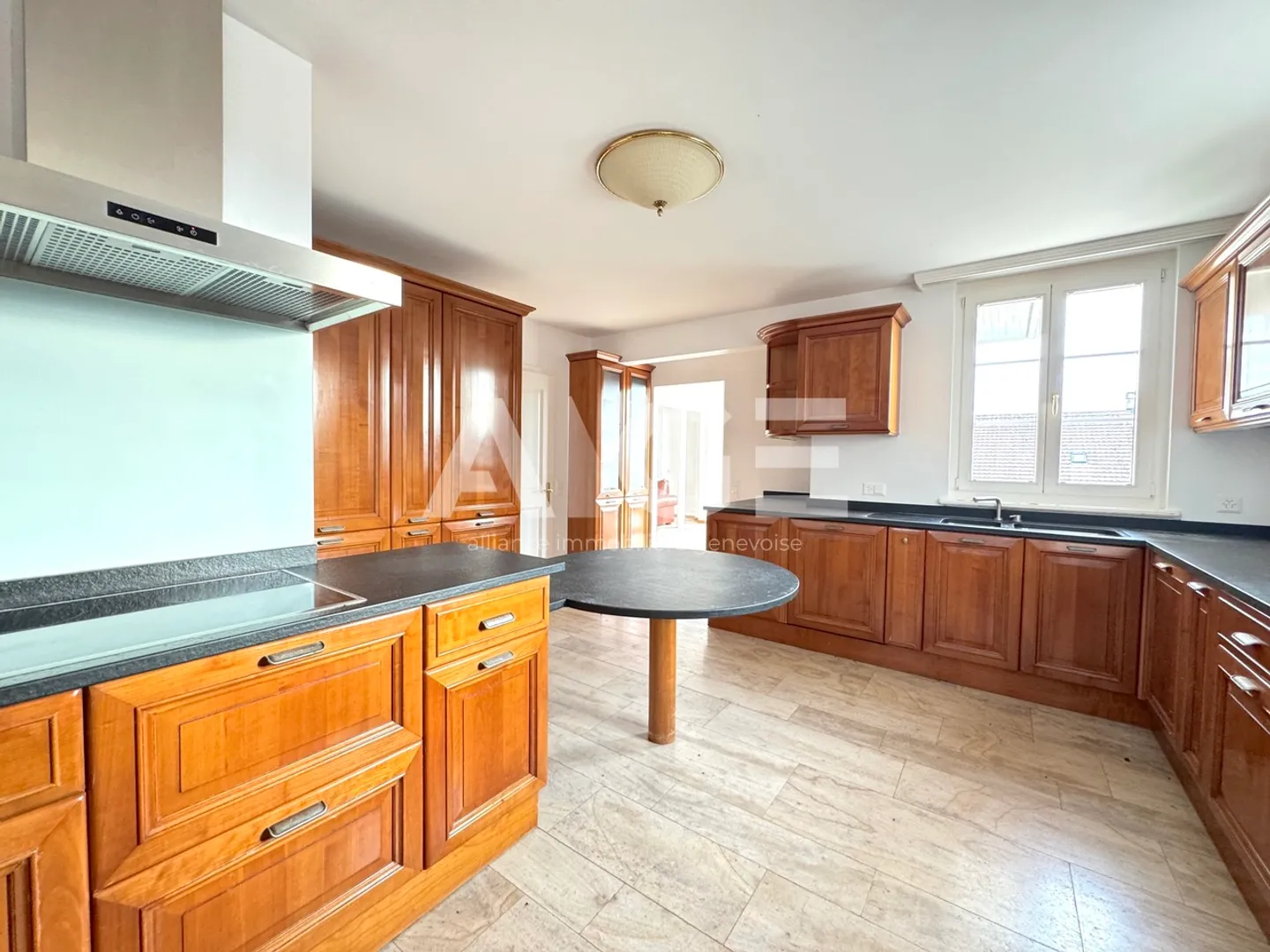 Superbe villa sur parcelle de 2'600m2 avec dépendance de 80m2 - Photo 6 sur 9