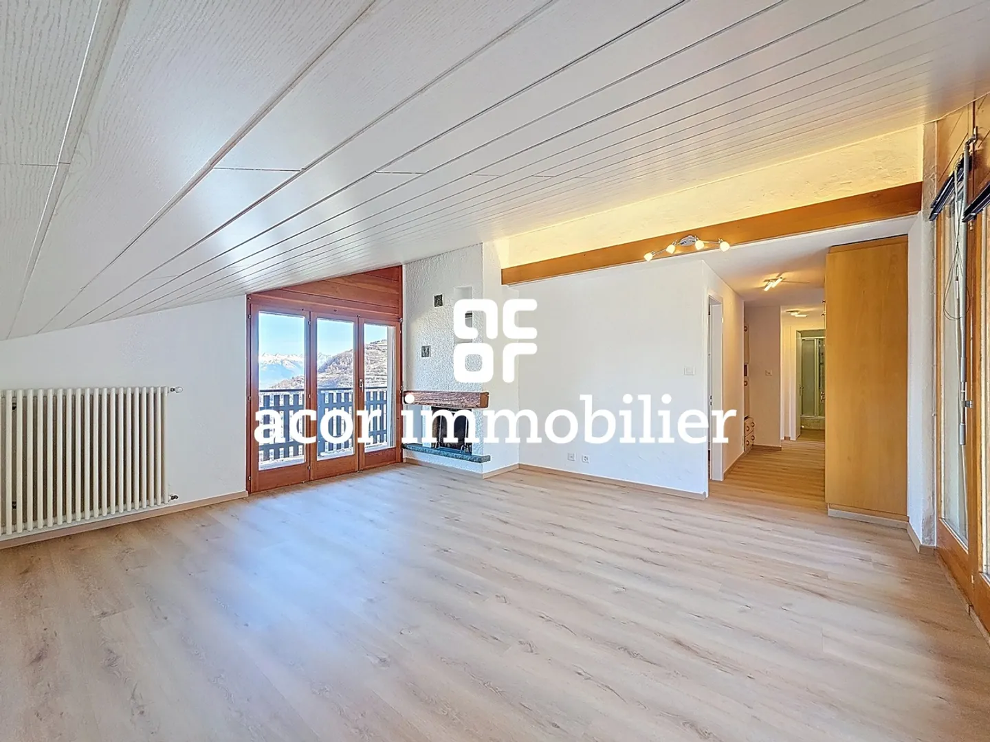 Appartamento di 4 stanze con vista panoramica - Foto 3 di 5