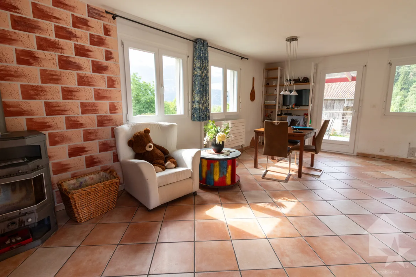 Beautiful detached house with lawn and garage - Photo 3 of 13