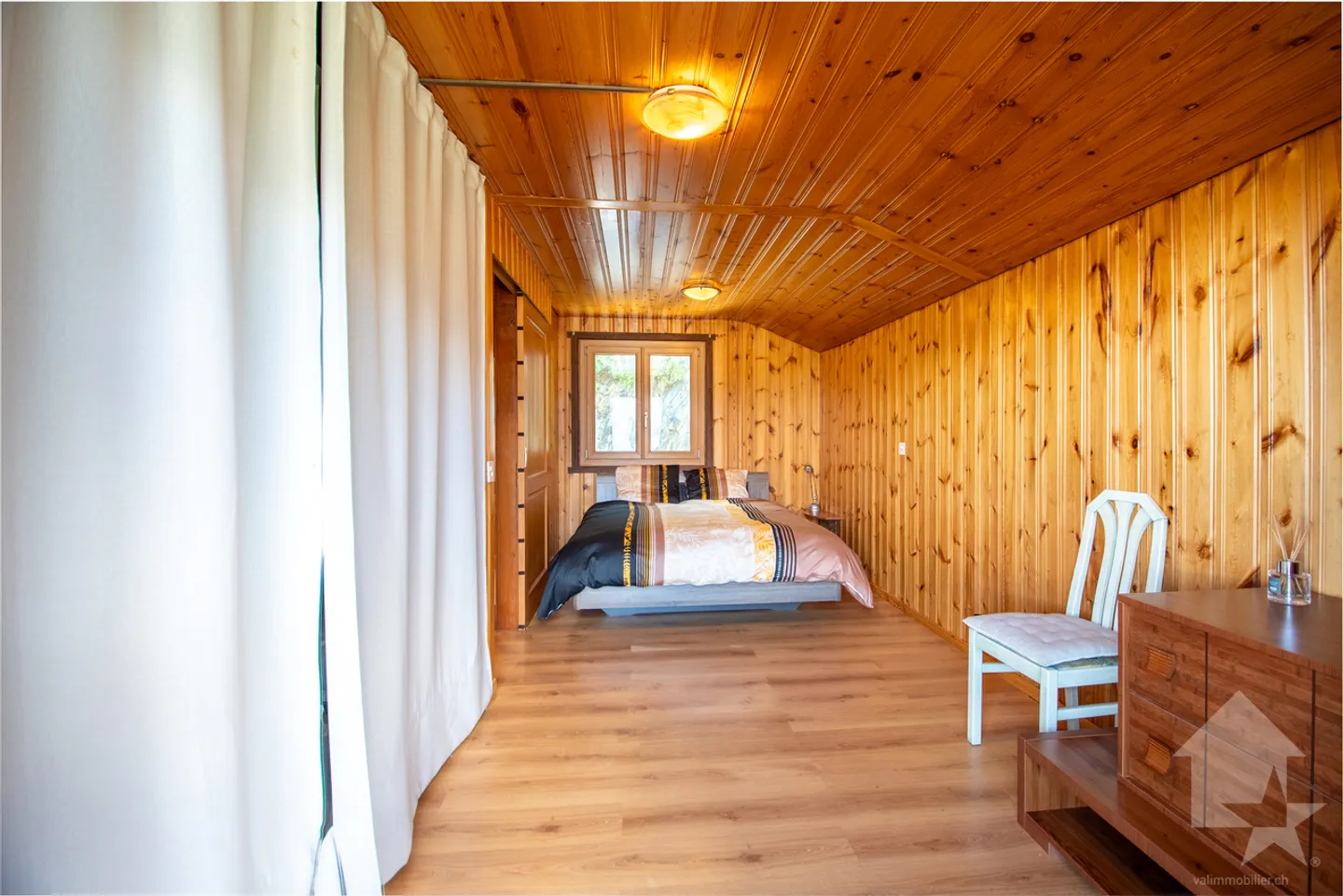 Magnifique chalet de caractère situé dans les mayens de Saxon - Photo 10 of 13