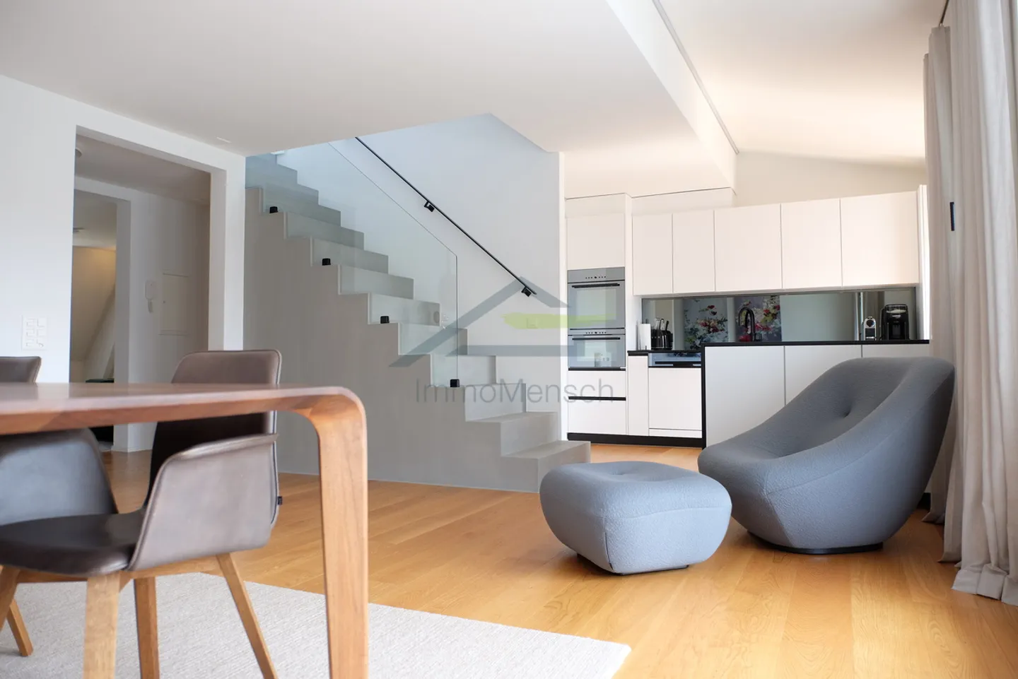 Appartamento duplex moderno e ristrutturato nel cuore di St. Johann - Foto 1 di 11