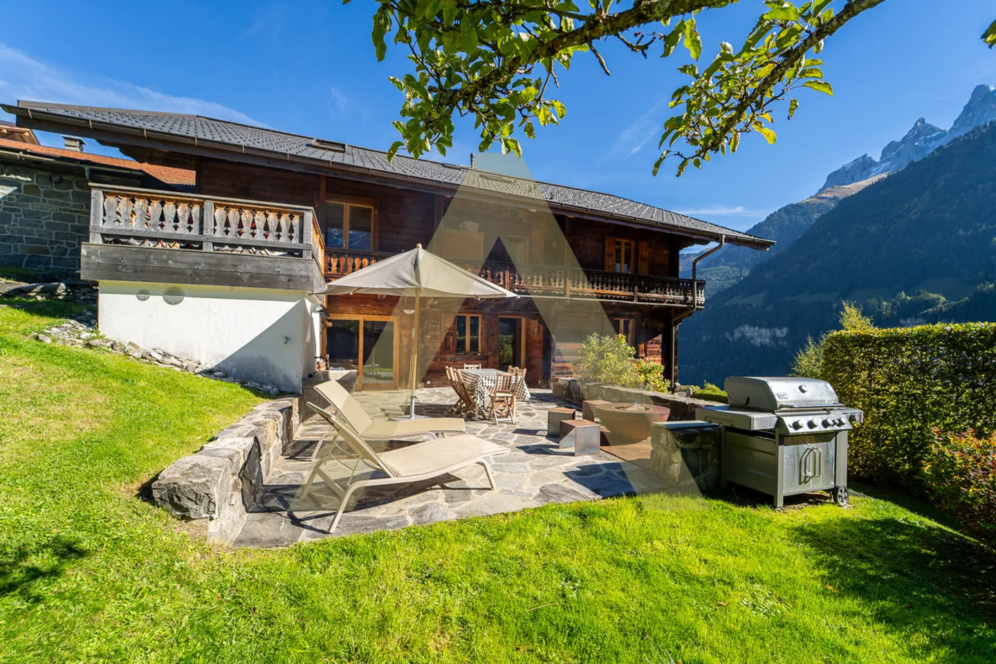 Exceptional property at the foot of the Portes du Soleil - Photo 1 of 13