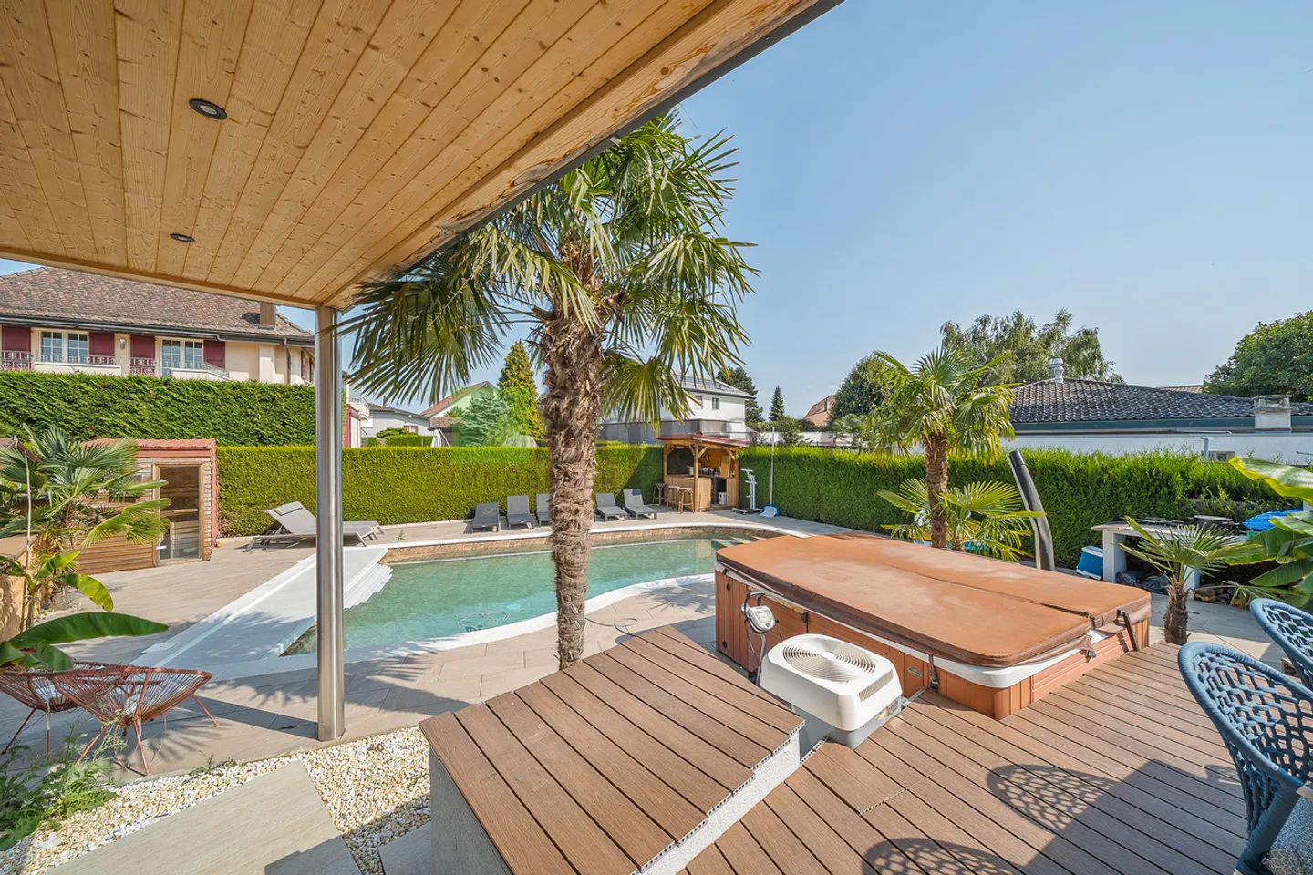 Elegante Villa mit unabhängiger 3-Zimmer-Wohnung - Foto 10 von 13