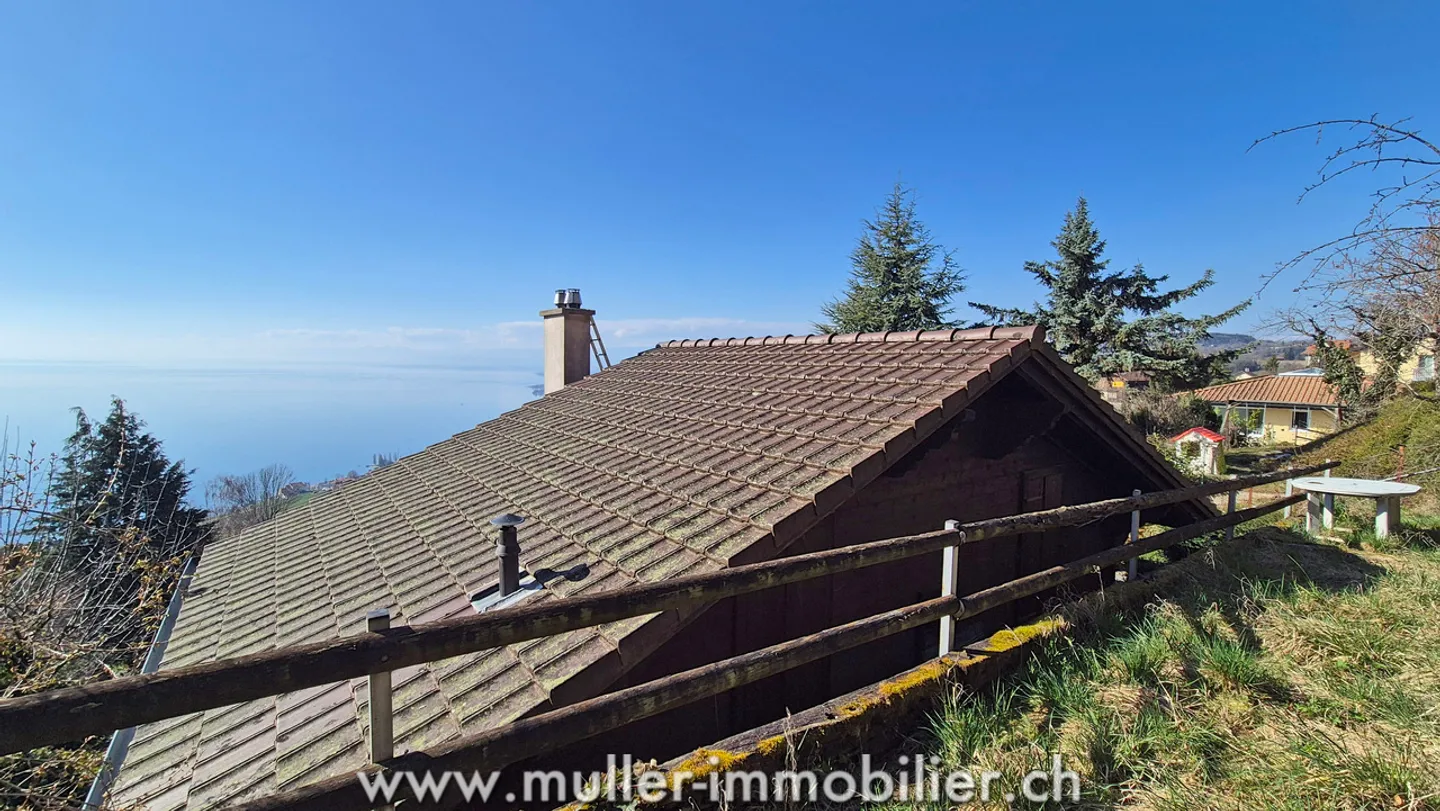 Chalet with Stunning Lake View - Photo 8 of 13