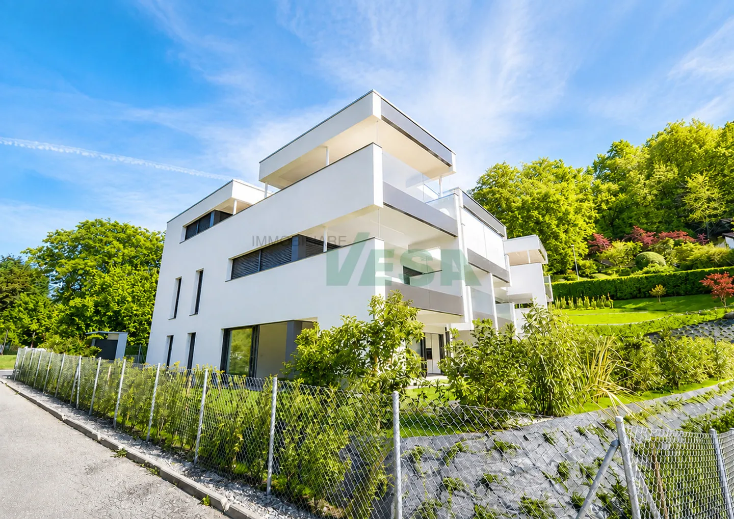 Modernes 4,5-Zimmer-Apartment mit schöner Terrasse und privatem Garten - Foto 7 von 11