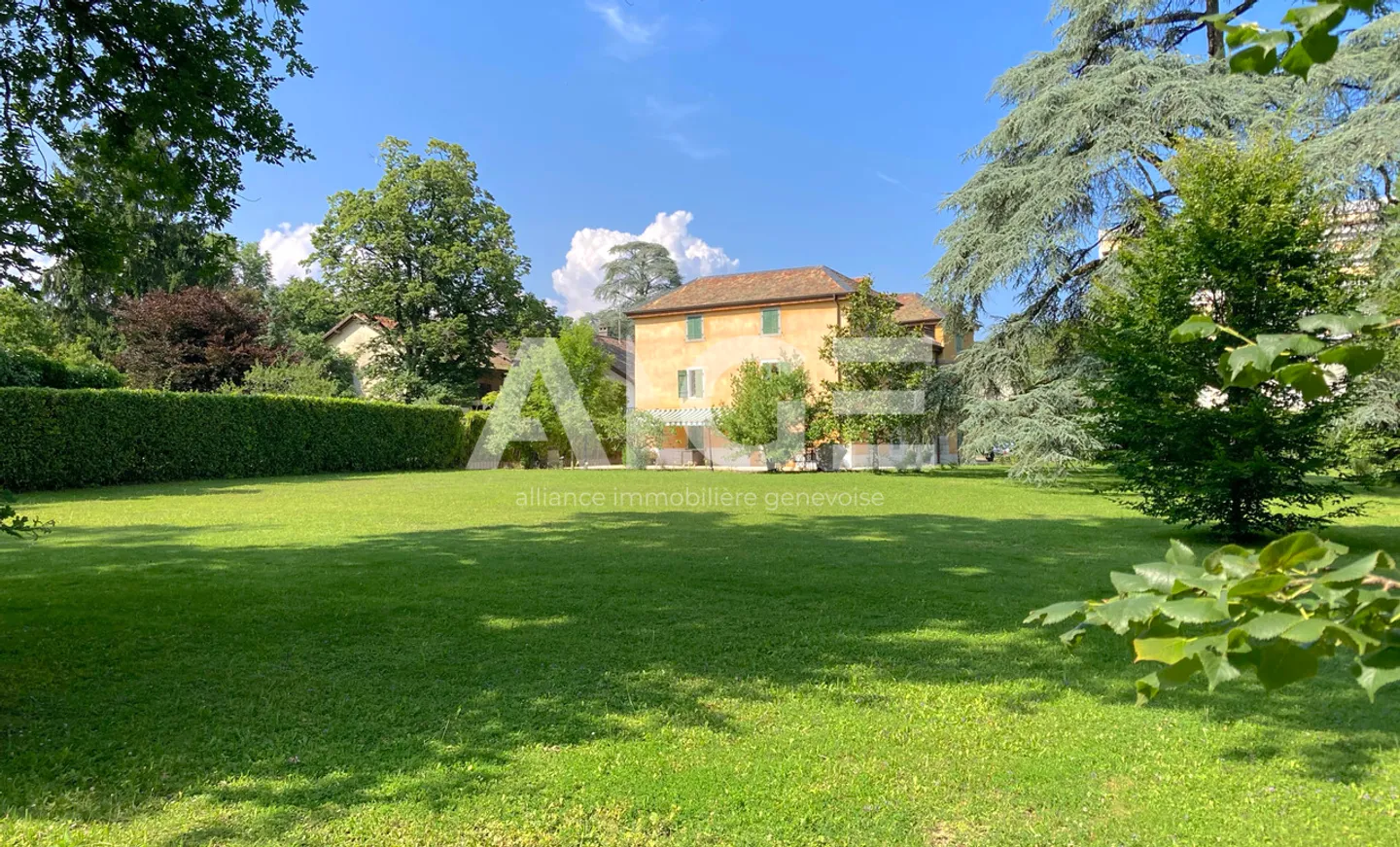 Magnifique propriété sur parcelle de 3'300m2 - Photo 1 sur 4