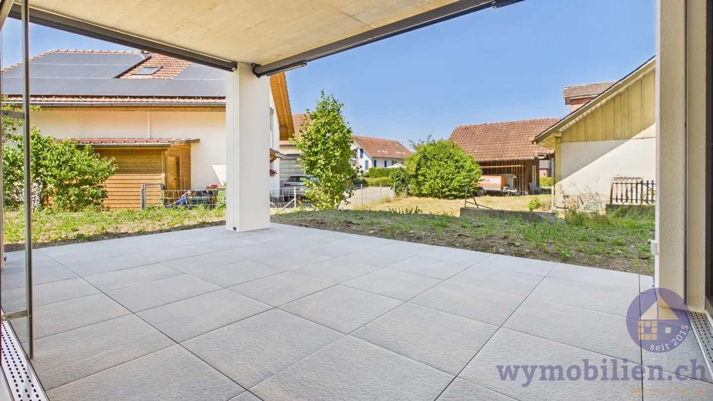 Ready-to-move-in 4.5-room garden apartment with 183 m² private garden - Photo 5 of 13