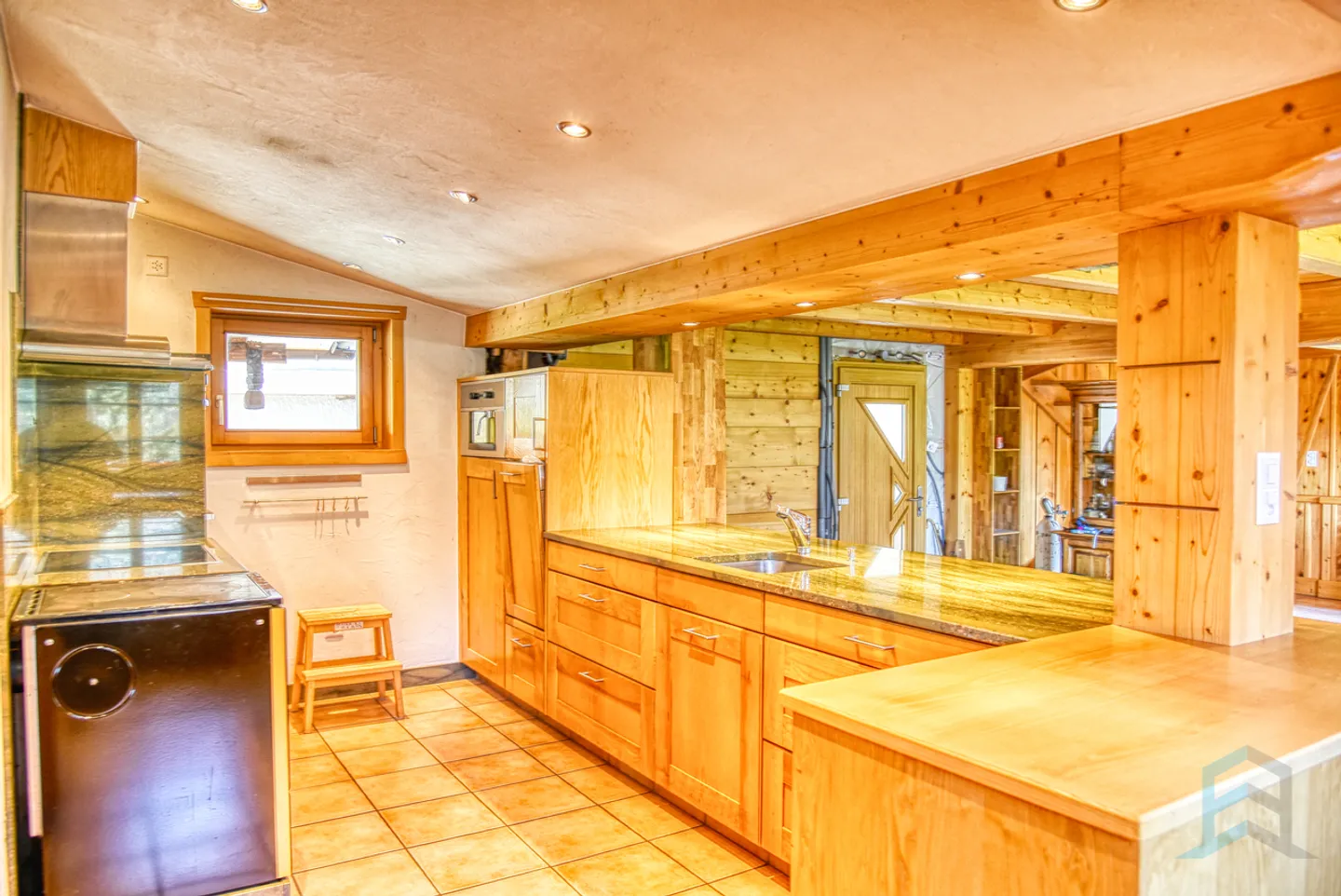 EXCLUSIF Beau chalet individuel de 264m² avec annexes - Foto 4 di 13