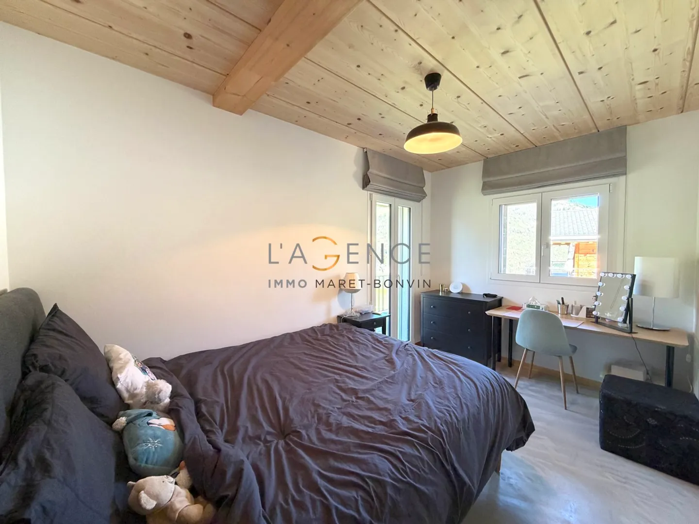 EXCEPTIONAL CHALET WITH PANORAMIC VIEW - Photo 6 of 13